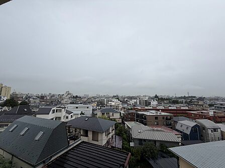 眺望や窓からの景色が良いと、家で過ごす時間も快適です。
