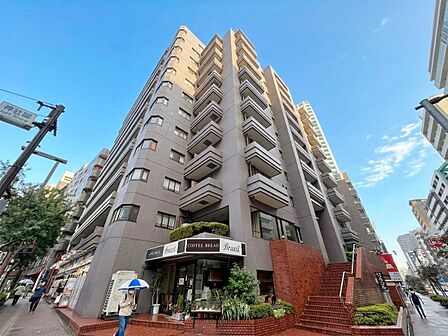 飽きのこないシンプルモダンな外観です。