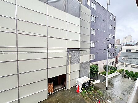 陽当たり・通風・開放感に恵まれた環境です。