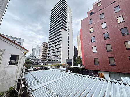 眺望や窓からの景色が良いと、家で過ごす時間も快適です。