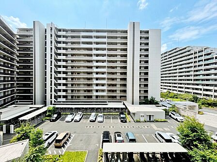 陽当たり・通風・開放感に恵まれた環境です。