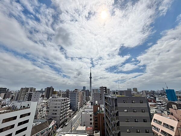 陽当たり・通風・開放感に恵まれた環境です。