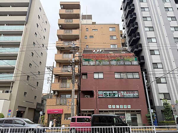飽きのこないシンプルモダンな外観です。