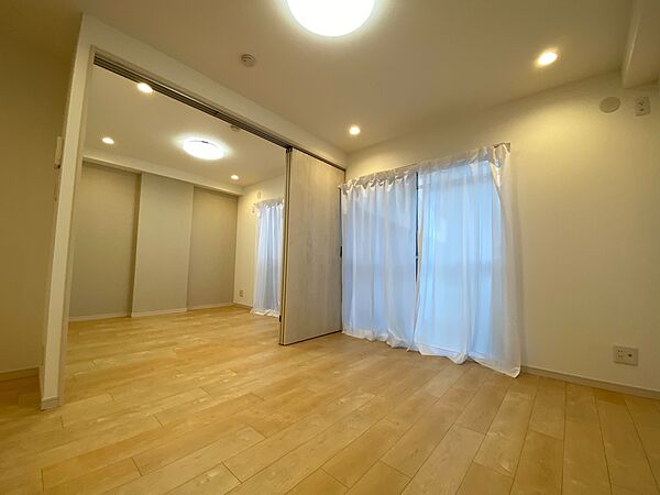 伸びやかな空間のなかで、ゆったりとしたひとときを過ごせます。