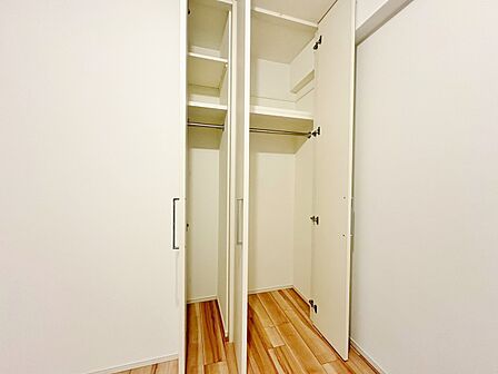 収納スペースが付いていて、お部屋を広く使っていただけます。