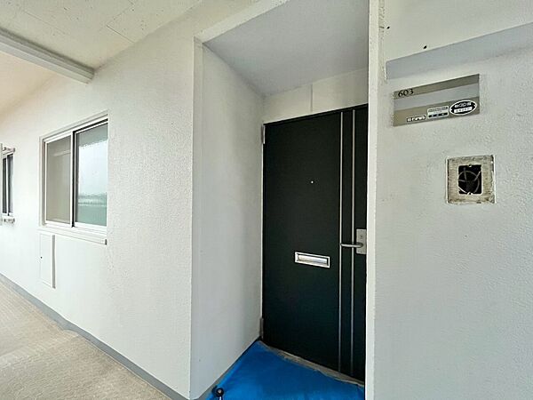 玄関を拡大表示