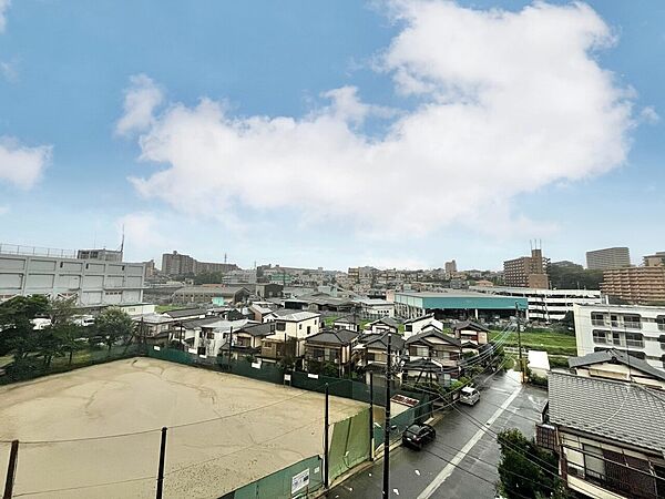 眺望や窓からの景色が良いと、家で過ごす時間も快適です。