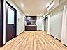 室内：通風・採光に優れ、心地よい光と風が溢れています。