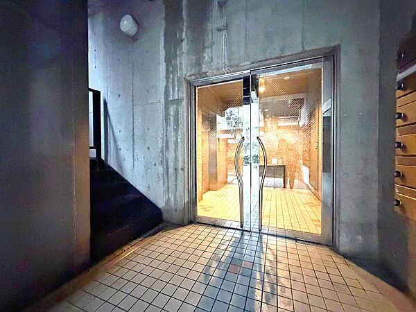 館内は静寂な中が保たれており、管理が行き届いている印象を受けました。