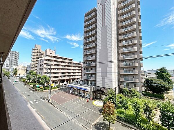 眺望や窓からの景色が良いと、家で過ごす時間も快適です。※CG加工により晴天にしています。