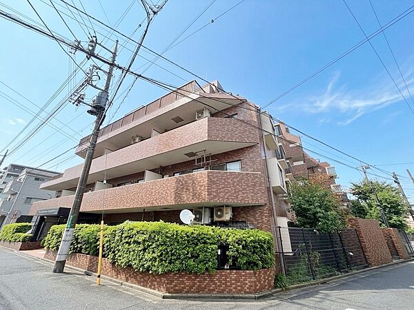 忙しく過ぎゆく日常を置き去るほど、ゆったりした時間が流れる住環境。※CG加工により晴天にしています。