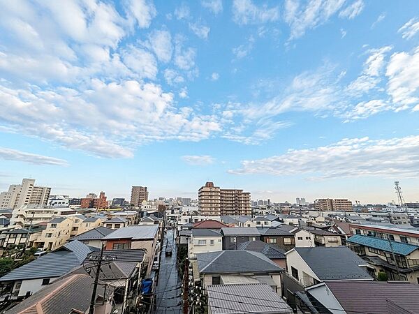 眺望や窓からの景色が良いと、家で過ごす時間も快適です。※CG加工により晴天にしています。