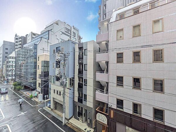 眺望や窓からの景色が良いと、家で過ごす時間も快適です。