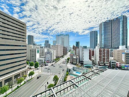眺望や窓からの景色が良いと、家で過ごす時間も快適です。