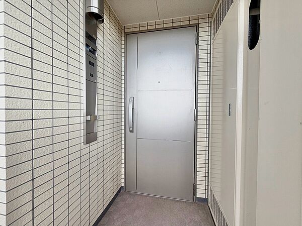 玄関を拡大表示