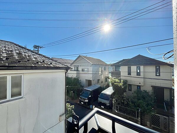 陽当たり・通風・開放感に恵まれた環境です。
