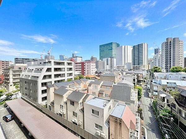 陽当たり・通風・開放感に恵まれた環境です。