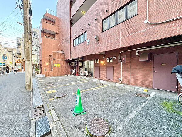 駐車スペースが嬉しいですね。※空き状況は都度ご確認下さい。