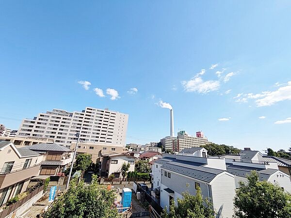 眺望や窓からの景色が良いと、家で過ごす時間も快適です。※CG加工により晴天にしています。