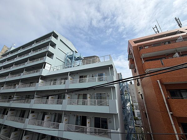 陽当たり・通風・開放感に恵まれた環境です。