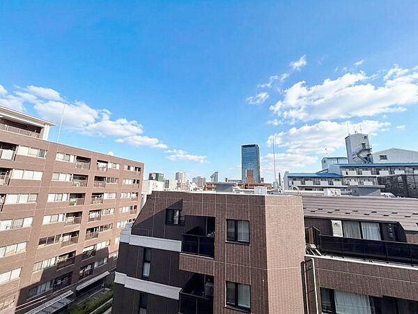 眺望や窓からの景色が良いと、家で過ごす時間も快適です。