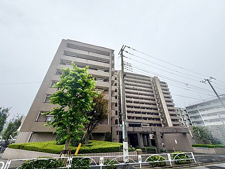 飽きのこないシンプルモダンな外観です。