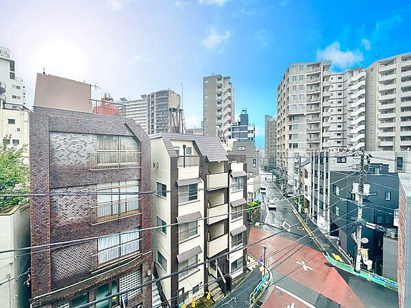 眺望や窓からの景色が良いと、家で過ごす時間も快適です。