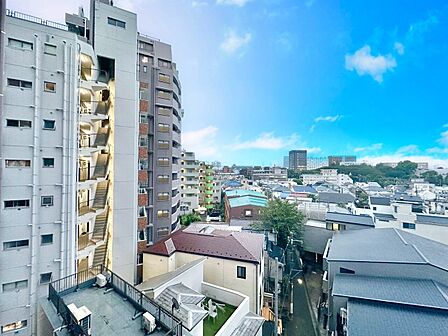 眺望や窓からの景色が良いと、家で過ごす時間も快適です。