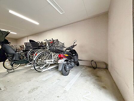 バイク置き場もございます。※空き状況は都度ご確認下さい。