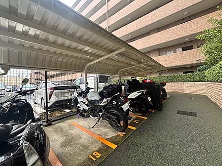 バイク置き場もございます。※空き状況は都度ご確認下さい。