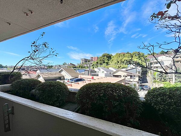 眺望や窓からの景色が良いと、家で過ごす時間も快適です。