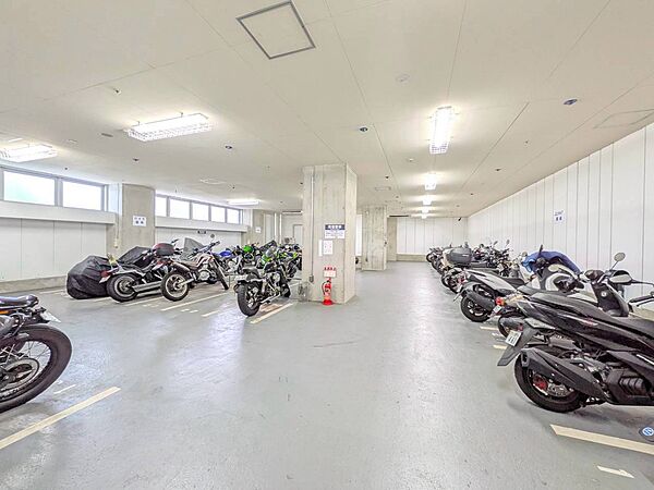 バイク置き場もございます。※空き状況は都度ご確認下さい。