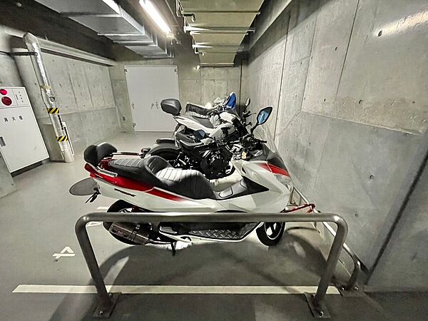 バイク置き場もございます。※空き状況は都度ご確認下さい。