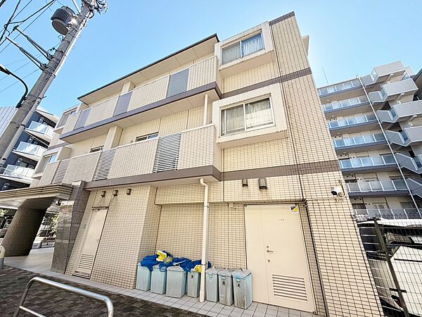 飽きのこないシンプルモダンな外観です。