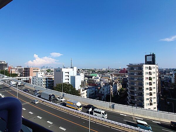 陽当たり・通風・開放感に恵まれた環境です。