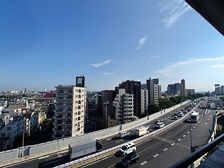 眺望や窓からの景色が良いと、家で過ごす時間も快適です。