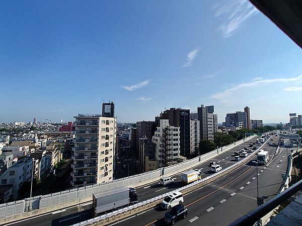 眺望や窓からの景色が良いと、家で過ごす時間も快適です。