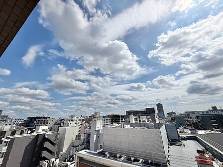 陽当たり・通風・開放感に恵まれた環境です。