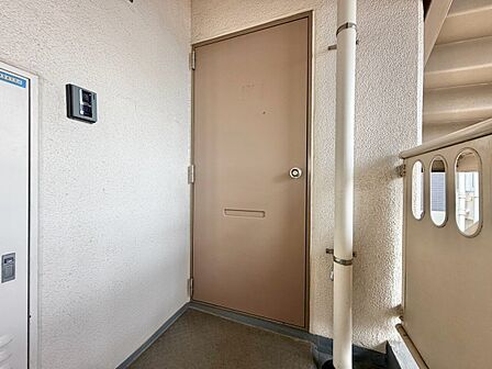 清潔感のある落ち着いた雰囲気の玄関です。