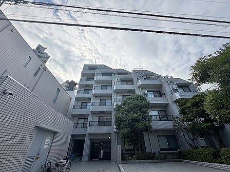 忙しく過ぎゆく日常を置き去るほど、ゆったりした時間が流れる住環境。