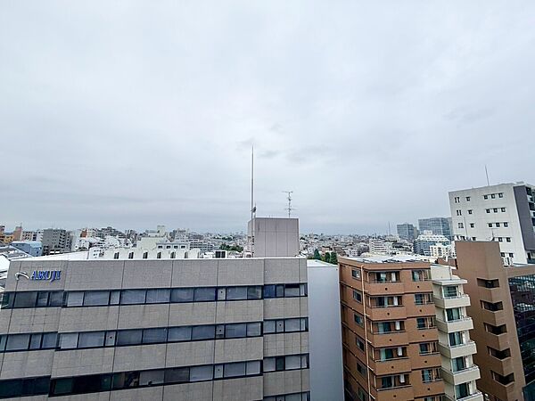 陽当たり・通風・開放感に恵まれた環境です。
