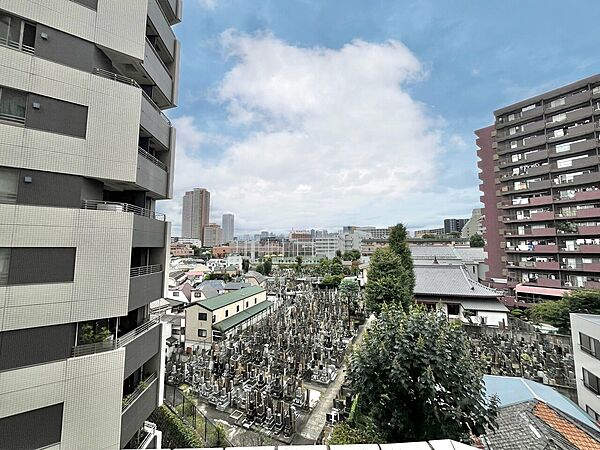 眺望や窓からの景色が良いと、家で過ごす時間も快適です。