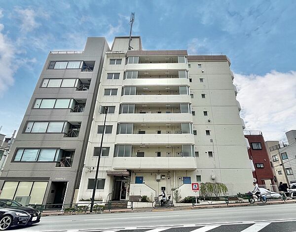忙しく過ぎゆく日常を置き去るほど、ゆったりした時間が流れる住環境。