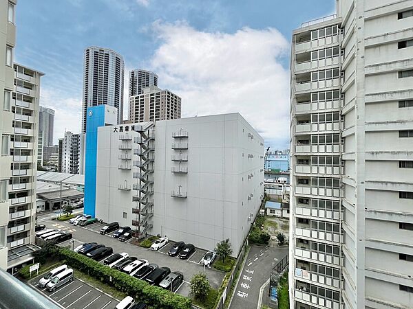 陽当たり・通風・開放感に恵まれた環境です。