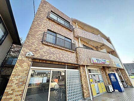 飽きのこないシンプルモダンな外観です。