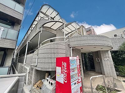 外観:飽きのこないシンプルモダンな外観です。 外観:飽きのこないシンプルモダンな外観です。