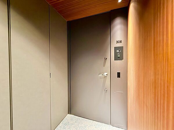 清潔感のある落ち着いた雰囲気の玄関です。