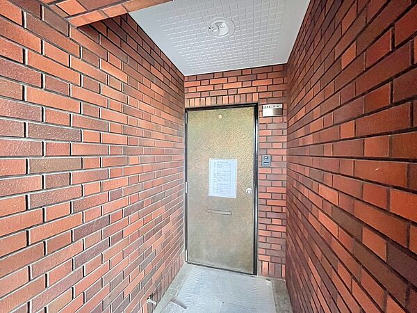 清潔感のある落ち着いた雰囲気の玄関です。
