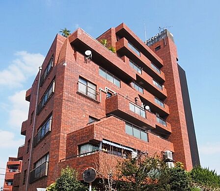 飽きのこないシンプルモダンな外観です。