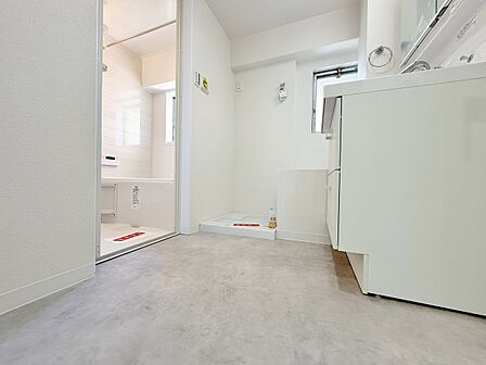 十分な広さの脱衣所。
